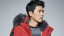 Hyun Bin mengaku beruntung menjadi aktor lantran ia bisa mencoba kehidupan yang belum ia pernah coba. (Foto: Allkpop.com)