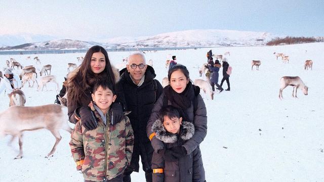 7 Potret Kebersamaan Bunga Zainal dan Anak Sambungnya, Bak Kakak Adik