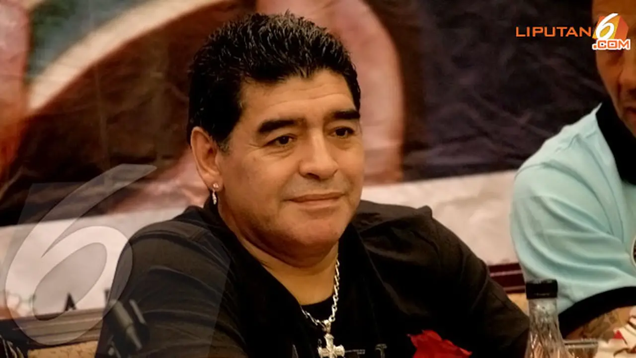 maradonna-clinic-130630c.jpg