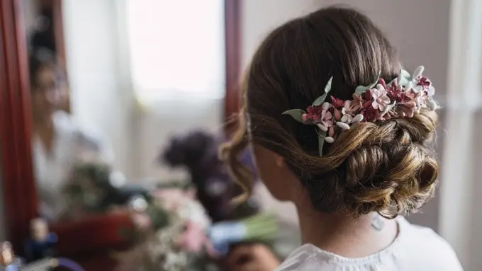 Ilustrasi Sanggul (Photo by wirestock on Freepik)