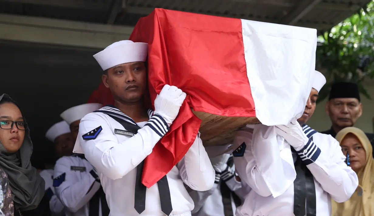 Aktor yang mengawali kariernya di dunia film sejak 1976 lewat Cinta Abadi itu meninggal dunia setelah beberapa hari kondisinya drop setelah jatuh dari kamar mandi. (Adrian Putra/Bintang.com)