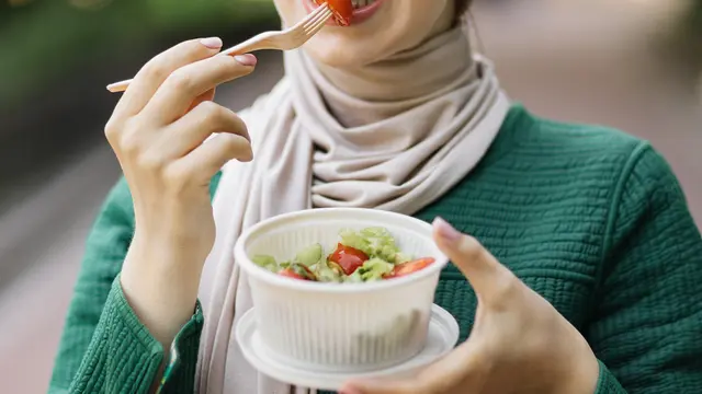 Mau Skin Barrier Sehat? Jangan Sampai Skip 5 Kebiasaan Skincare Ini