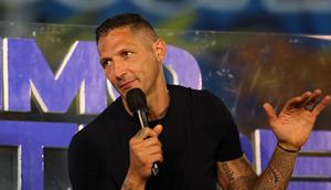 Legenda sepak bola Italia, Marco Materazzi memberikan keterangan saat kegiatan BRImo Future Garuda di Lapangan BRILiaN Stadium, Jalan Fatmawati Raya, Jakarta, Selasa (30/05/2023). (Bola.com/Bagaskara Lazuardi)