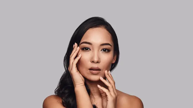 Anti Pucat, Intip 5 Tips Makeup untuk Kulit Sawo Matang yang Bikin Hasilnya Makin Standout