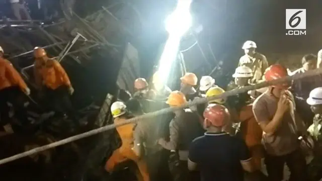 Basarnas berhasil mengevakuasi 2 jenazah pekerja yang tertimpa reruntuha jembatan tol Manado-Bitung