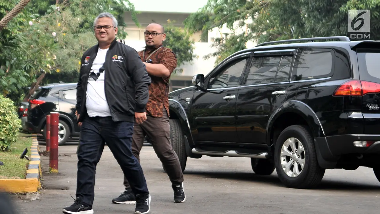 Sekjen Partai Pendukung, KPU, dan Bawaslu Dampingi Jokowi - Ma'ruf Amin Tes Kesehatan