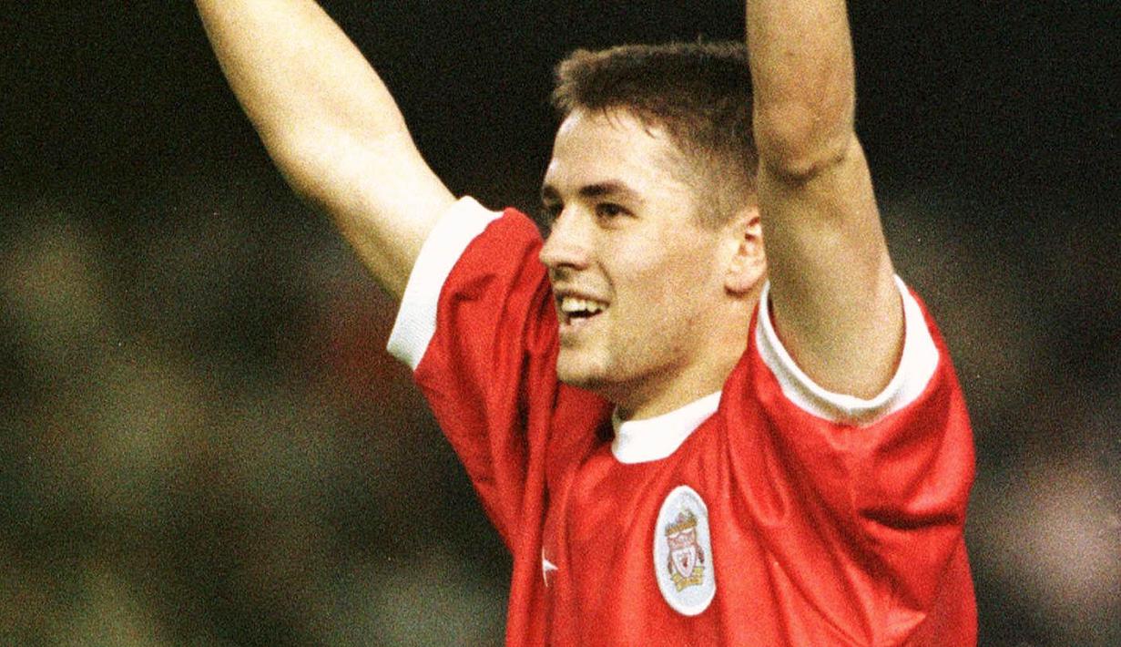 3. Michael Owen (Liverpool) - Penyerang Legendaris The Reds ini sukses menjadi top skor Liga Inggris dalam dua musim beruntun. Mantan pemain Real Madrid itu meraihnya pada musim 1997/1998 dengan 18 gol dan musim 1998/1999 dengan 18 gol. (AP/Denis Doyle, File)