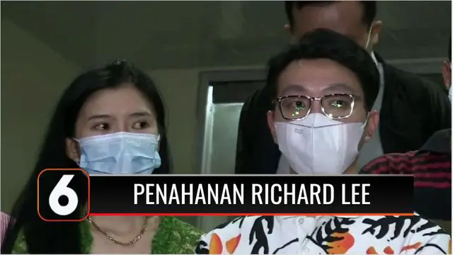 Polda Metro Jaya menangguhkan penahanan tersangka kasus dugaan akses ilegal dan penghilangan barang bukti yang telah disita penyidik, Richard Lee, Kamis (12/8) malam. Dokter Richard menjadi tersangka setelah dilaporkan artis Kartika Putri.