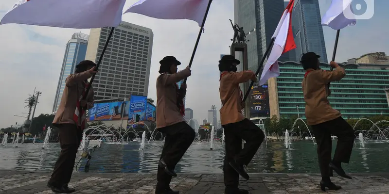 Bulan Kebangsaan, Upacara Pengibaran Bendera Merah Putih Menghiasi Bundaran HI