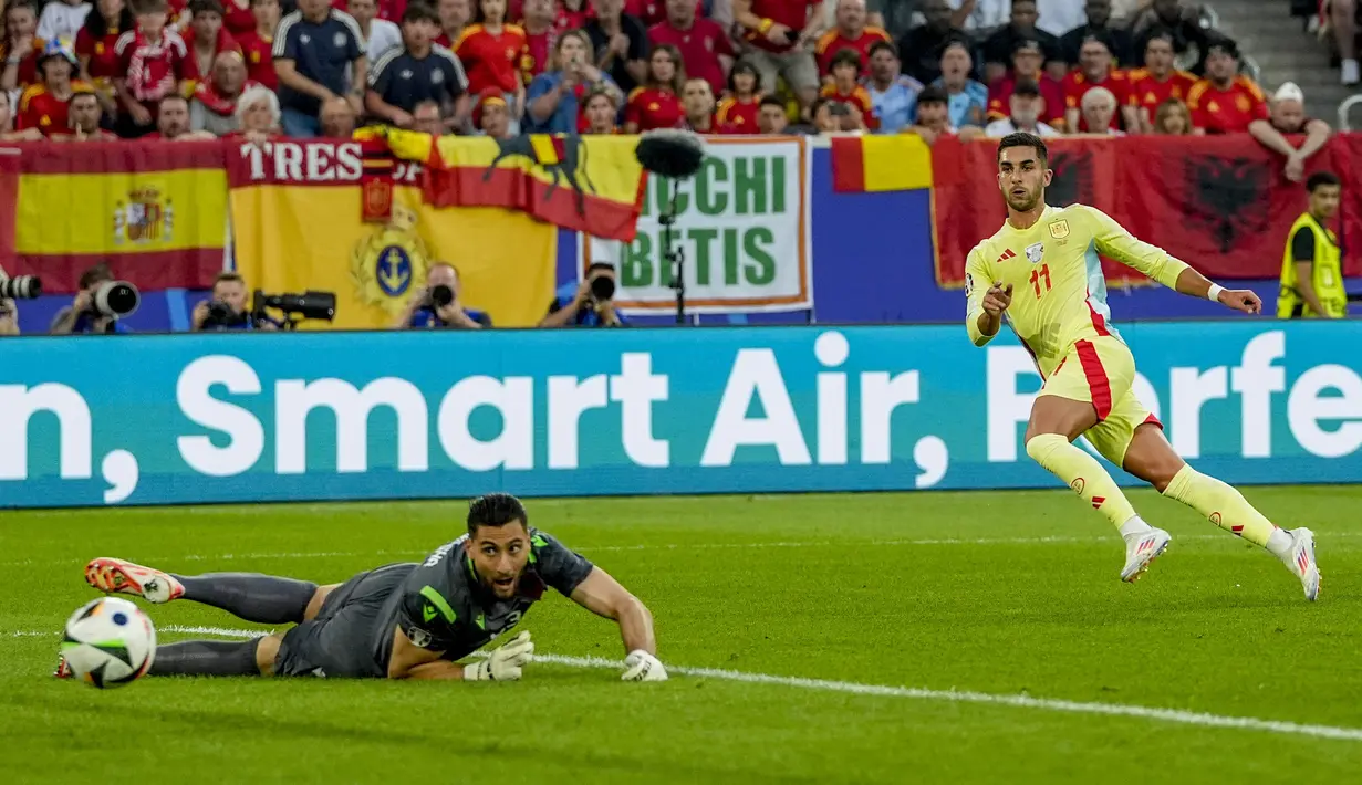 Kali ini gol tunggal kemenangan Spanyol datang dari aksi Ferran Torres di menit ke-13. (AP Photo/Martin Meissner)