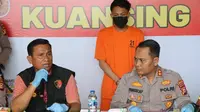 Konferensi pers pembunuhan di Cerenti, Kabupaten Kuansing, yang berawal dari salah paham. (Liputan6.com/M Syukur)