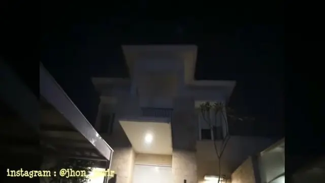 Potret rumah lama Cindy Fatika Sari dan Teuku Firmansyah (Sumber: Youtube/Jempolan)