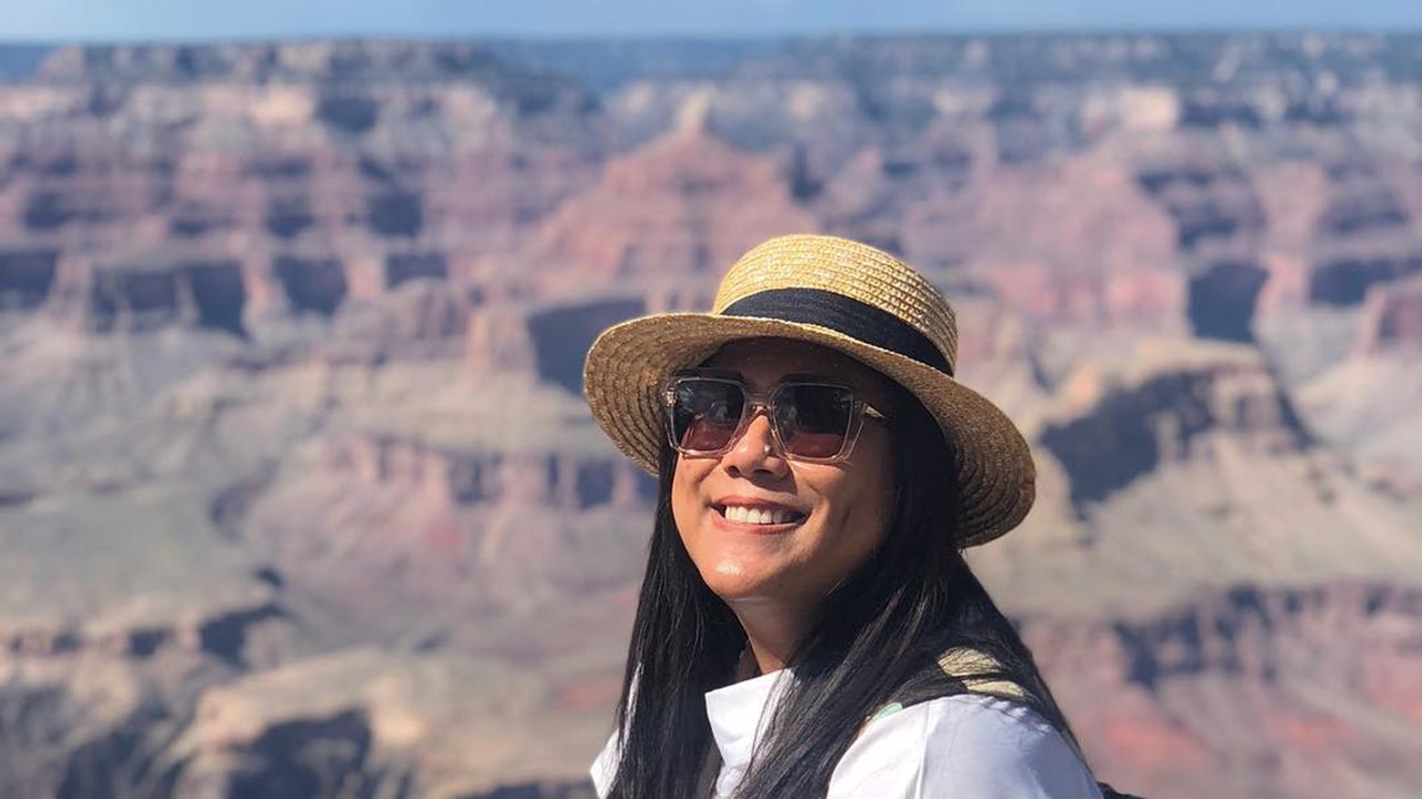 FOTO: Gaya Liburan Regina Ivanova, Santai dan Elegan