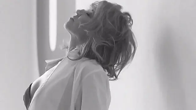 [VIDEO] Kylie Minogue Tampil Sensual di Videoklip Terbaru