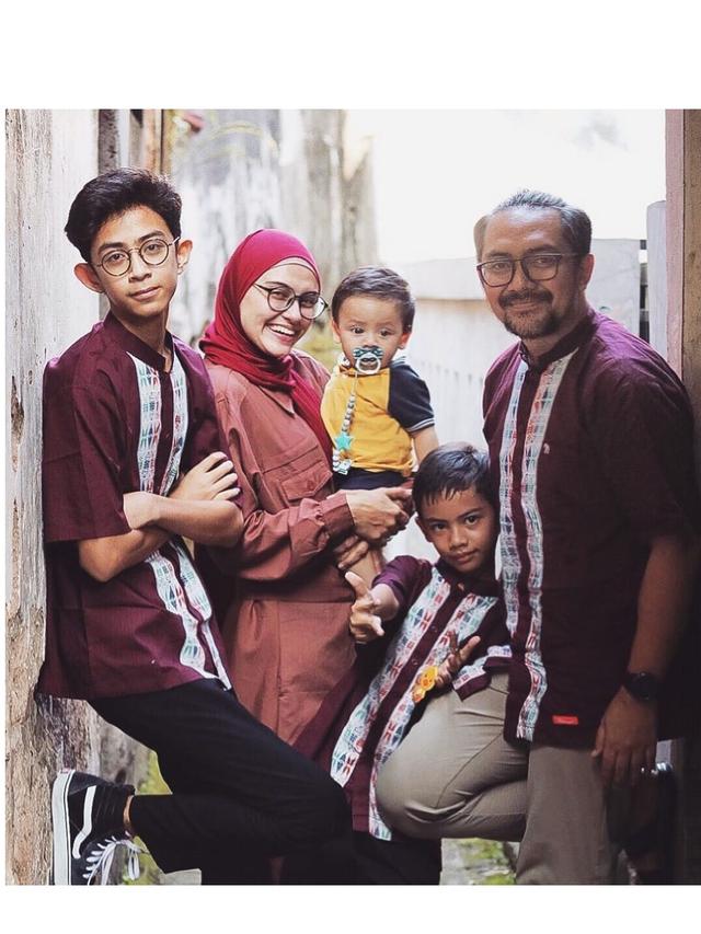 Anniversary ke-8, Ini 6 Momen Manis Zee Zee Shahab dan Prabu Revolusi