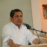 Wakil Ketua DPR RI, Fahri Hamzah saat menjadi pembicara kunci pada diskusi refleksi awal tahun di Jakarta, Selasa (12/1/2016). Diskusi membahas Evaluasi Kritis, Sepak terjang PT Freeport Mengelola Tambang di Indonesia. (Liputan6.com/Helmi Fithriansyah)