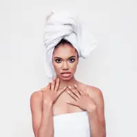 Penyebab jerawat dada berbeda pada setiap orangnya (Foto: Unsplash,com/ David Todd)