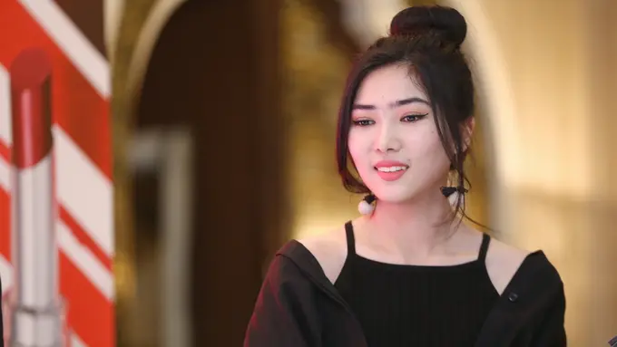 [Bintang] Persembahan Manis Isyana Sarasvati di HUT RI ke-73