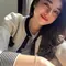 Pesona Amanda Rigby dalam Balutan Gaya Elegan dan Chic