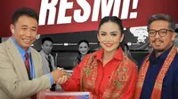 KD-Dewa menyerahkan berkas pendaftaran Pilkada Batu. (Foto: Instagram/krisdayanti_official)