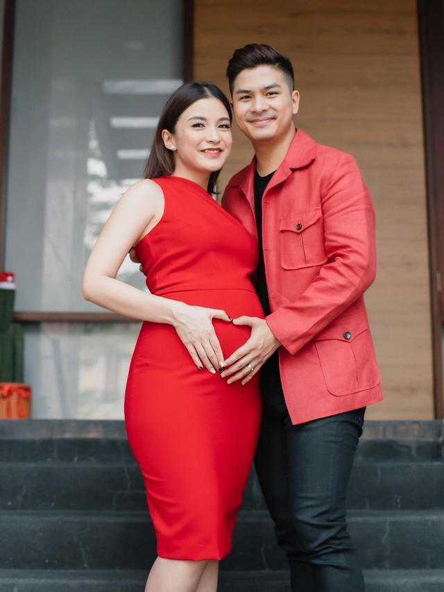 FOTO: Potret Chelsea Olivia dan Glenn Alinskie Pakai Baju Couple, Kompak Banget