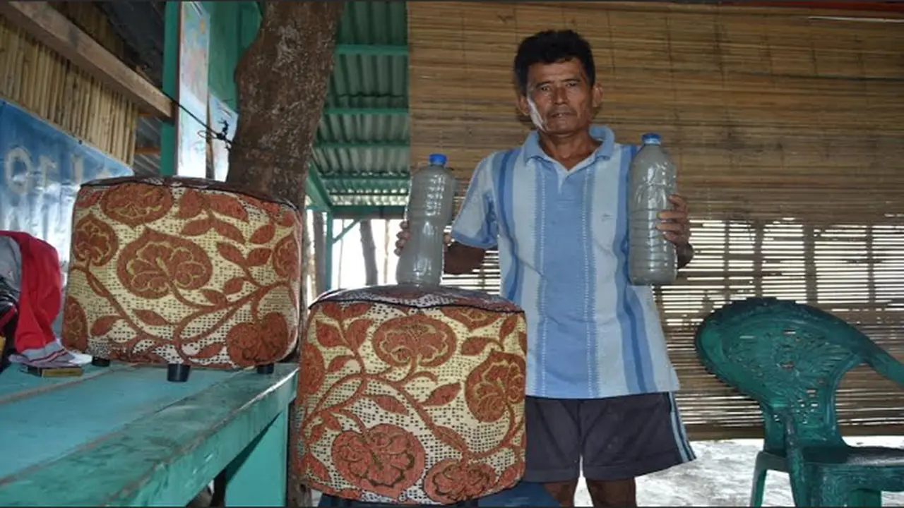 Pensiunan Bank Swasta Ubah Sampah Jadi Furniture