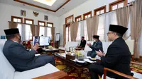 Bupati Abdullah Azwar Anas saat pertemuan virtual dengan Ketua MURI Jaya Suprana, Kamis (13/8).