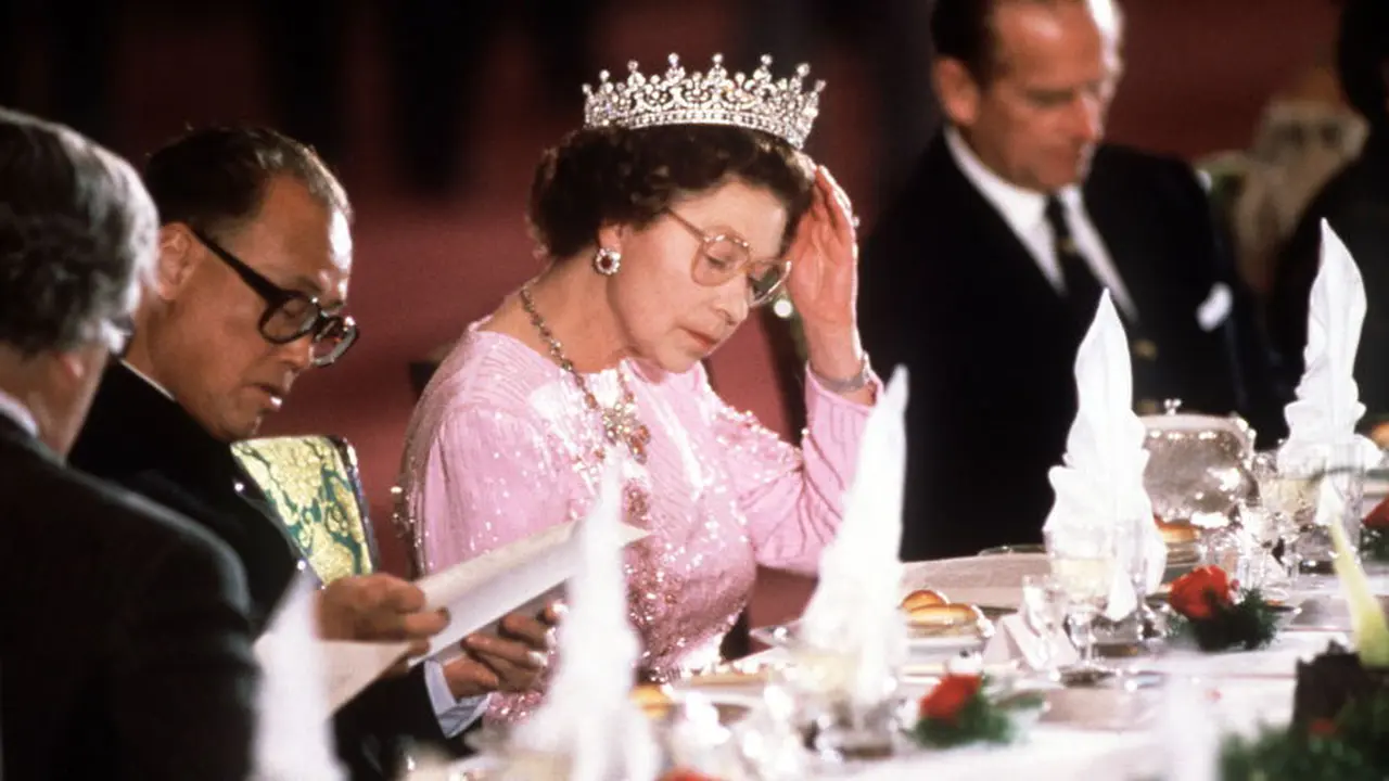 Ratu Elizabeth (via. goodhousekeeping.com)