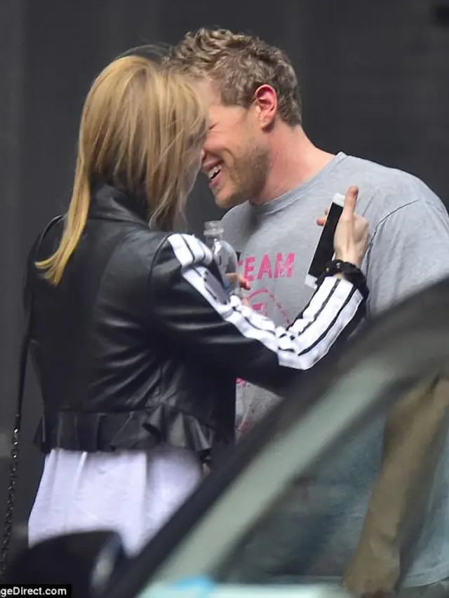 [Bintang] Emily Ratajkowski