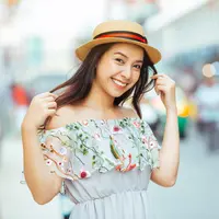 ilustrasi perempuan tersenyum/AnemStyle/Shutterstock