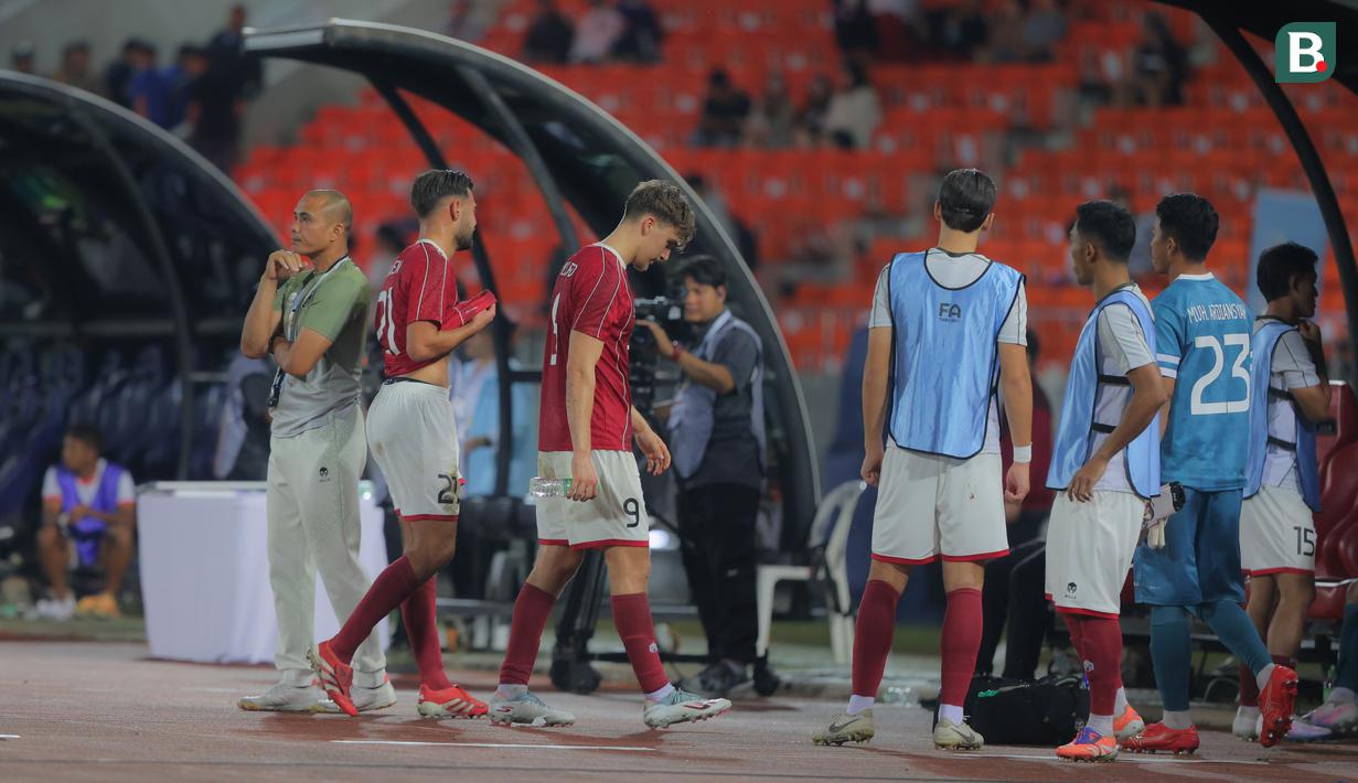 Raut muka kekecewaan para pemain Timnas Indonesia U-22 setelah selesai bertanding Timnas Indonesia U-22 melawan Myanmar U-22 di Stadion 700th Anniversary, Chiang Mai, Jumat (12/12/2025) malam WIB.