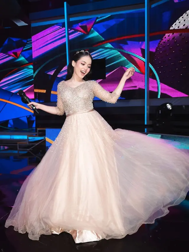 6 Gaya Putri Isnari DA di Momen Pengajian hingga Malam Mappacci Jelang Menikah dengan Anak Bos Batubara