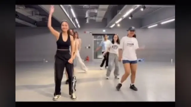 Istri Pratama Arhan Azizah Salsha Ikut Kelas Dance di Studio yang Melatih Koreografer dan Artis K-Pop