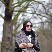 Zaskia Sungkar lahir di Jakarta 22 Desember 1990 adalah pemain sinetron dan vokalis ‘The Sisters’ yang ia dirikan bersama sang adik Shireen Sungkar. (viainstagram@zaskiasungkar15/Bintang.com)