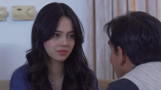 Di Antara Dua Cinta