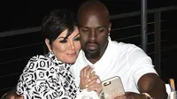 Kris Jenner Tunjukkan Ciuman Mesra untuk Kekasih Baru