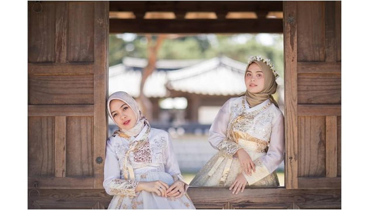 Bareng Sahabat, Intip 6 Potret Seru Liburan Dian Ayu dan Vebby Palwinta di Korea Selatan
