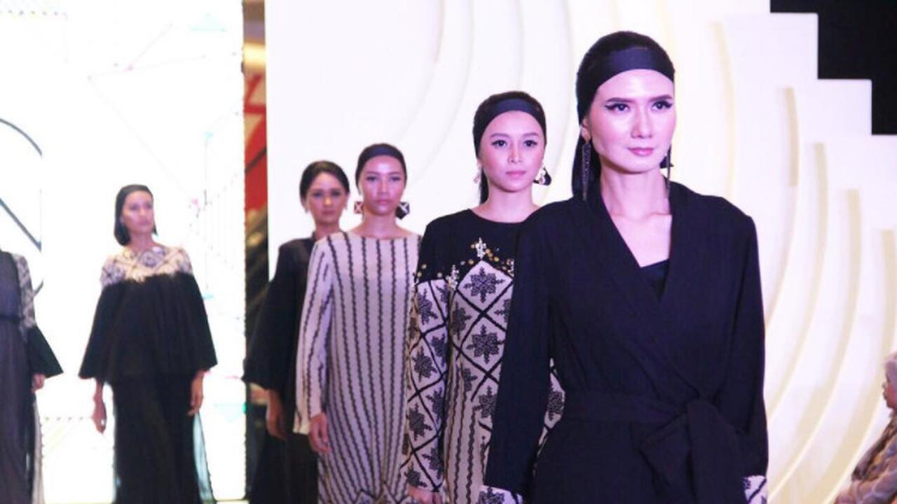 Batik Bunga Lotus Khanaan untuk Gaya Sehari-hari