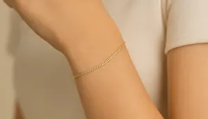 7 Model Gelang Emas Tipis Kecil Tapi Cantik, Minimalis Tapi Mewah (sumber:AI)