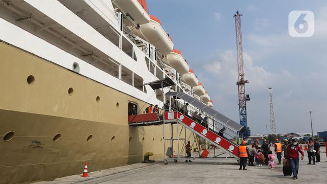 Pelabuhan Tanjung Priok Kembali Beroperasi