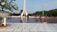 Taman Mini Indonesia Indah (TMII) yang tak luput dari tujuan destinasi masyarakat Ibu Kota yang merayakan Hari Raya Idul Fitri.