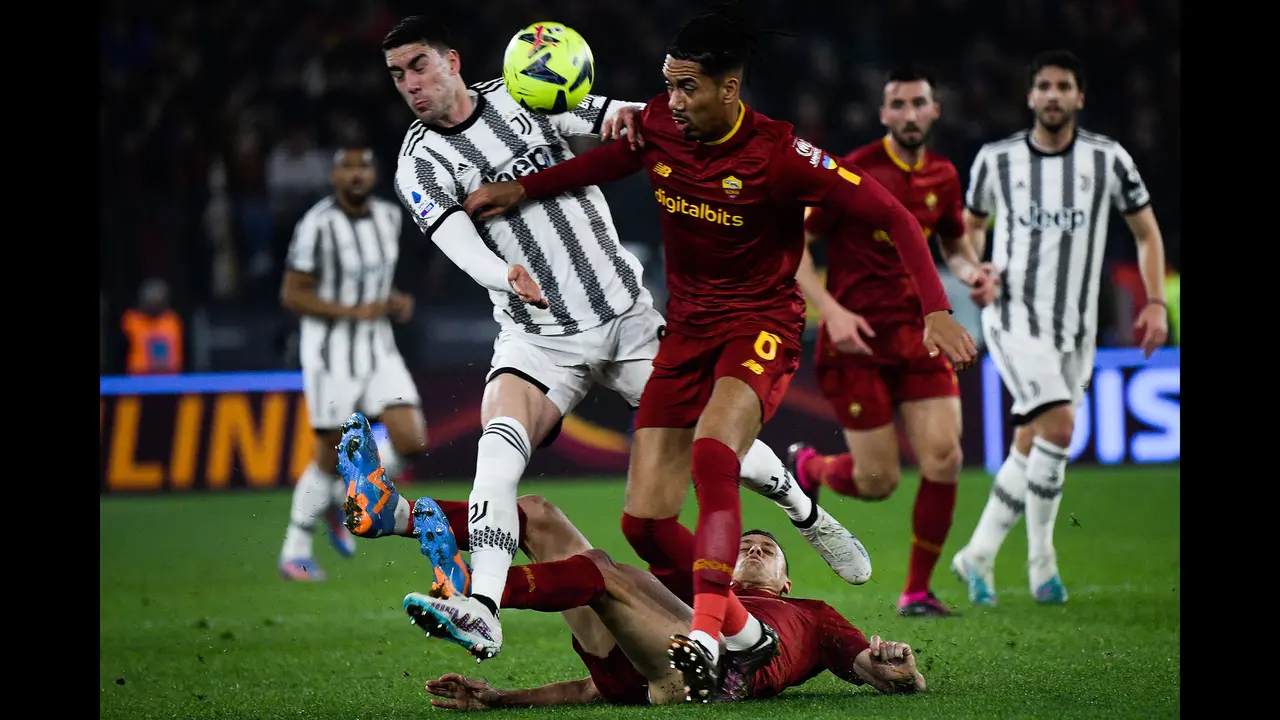 Foto: Gianluca Mancini Bawa AS Roma Kalahkan Juventus pada Laga Lanjutan Liga Italia