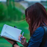 Menulis./Copyright pexels.com/@garry-mordor-261159