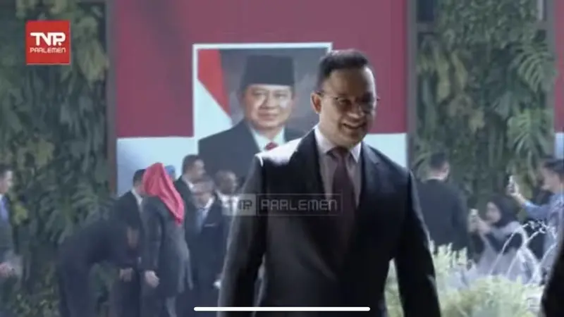 Mantan calon presiden di Pilpres 2024, Anies Baswedan hadir di Gedung Nusantara, kompleks Majelis Permusyawaratan Rakyat (MPR) RI, Minggu (20/10/2024).