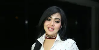 Kekaguman Panggung HUT SCTV ke-26 tidak hanya diucapkan oleh Afgan. Penyanyi cantik Syahrini juga mengakui kemegahan panggung malam puncak yang akan digelar malam ini mulai pukul 19.00 WIB. (Galih W. Satria/Bintang.com)