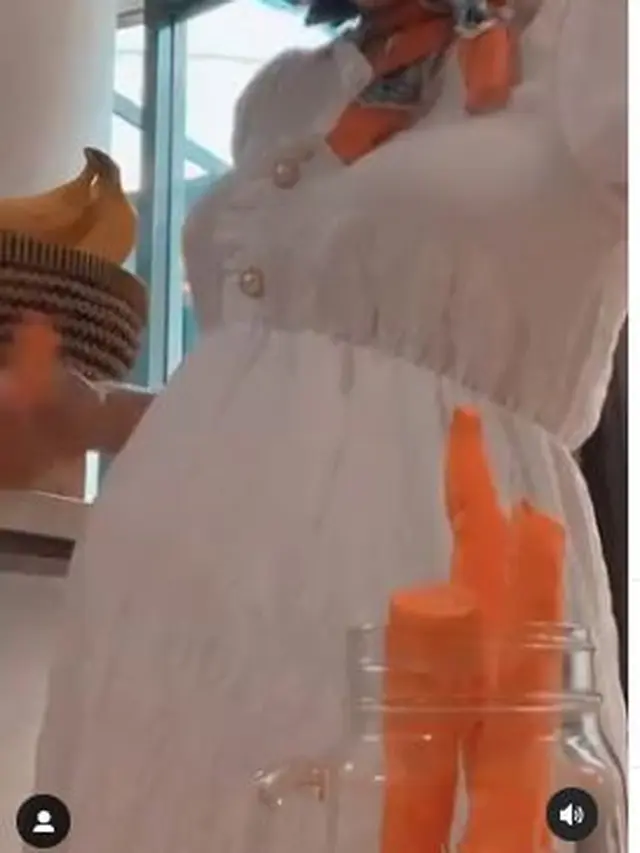 Hamil Anak Pertama, Ini 6 Potret Baby Bump Nadine Chandrawinata