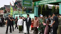 Presiden Jokowi berkunjung ke Pondok Pesantren Asshiddiqiyah 3, Kabupaten Karawang, Jawa Barat, Rabu (6/6/2018). (Biro Pers Setpres)