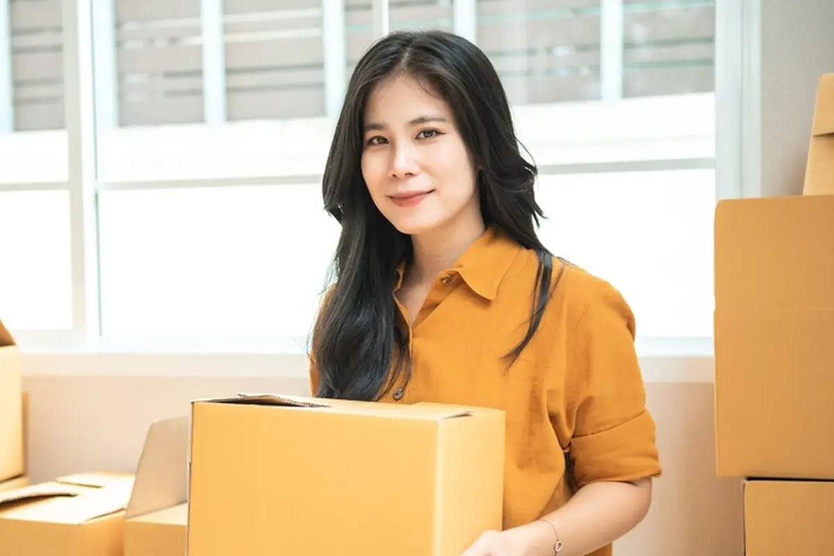 bahagia memberi donasi dermawan bisnis wirausaha