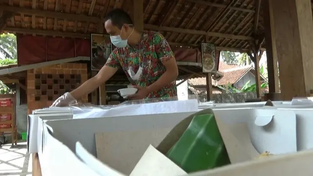 Ahmad Mujahidin Beri Donasi Soto
