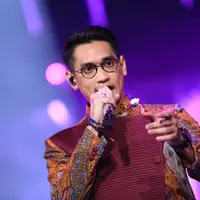 Tahun baru, harapan baru. Kalimat tersebut sepertinya sudah melekat di benak setiap orang. Berbeda dengan Afgan Syahreza yang katanya tidak punya target apapun di  2017, namun ia akan segera menikah. (Adrian Putra/Bintang.com)